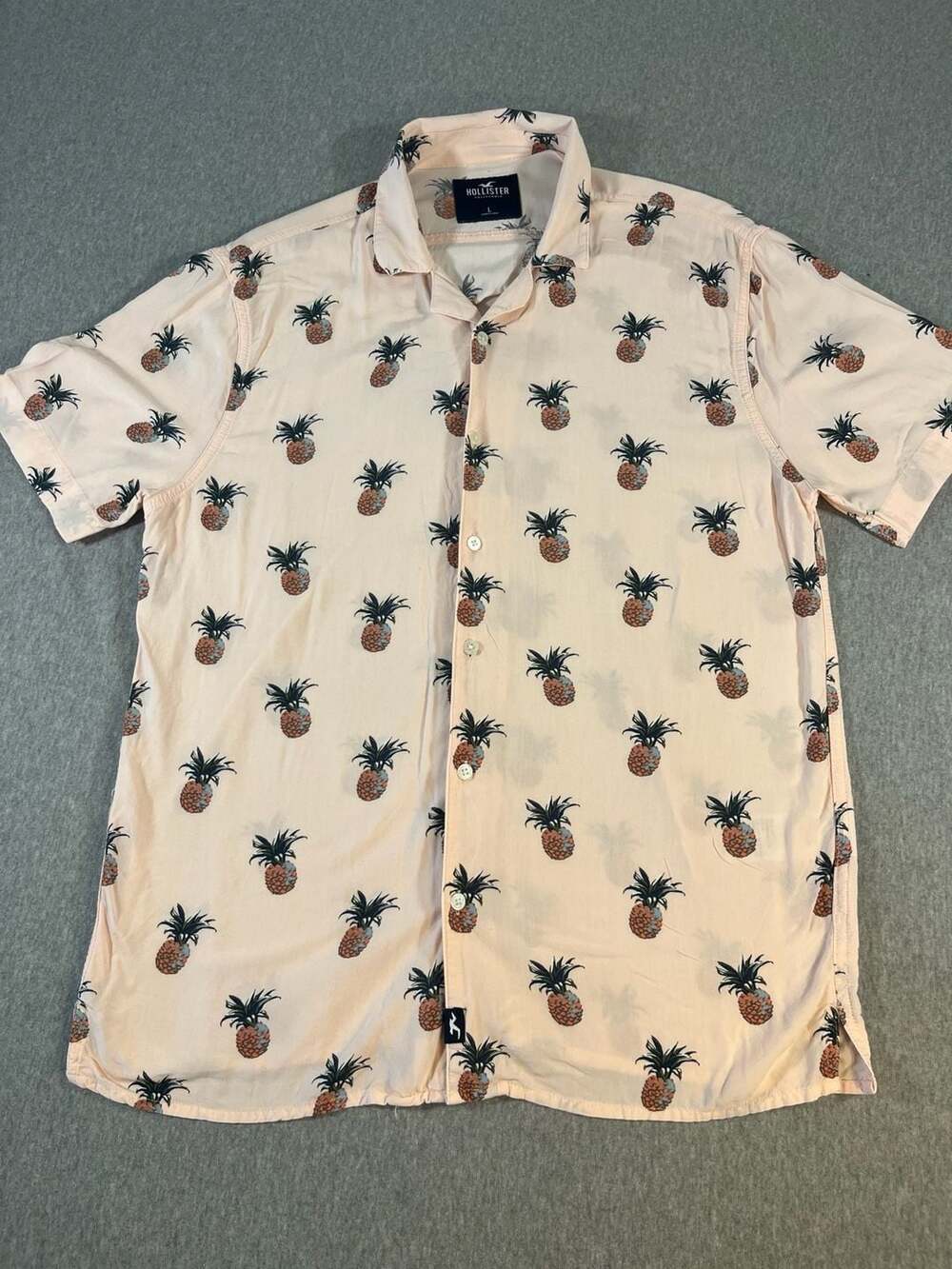 Hollister Pink  Pineapple Print Short Sleeve Button Down Camp Shirt Men’s L